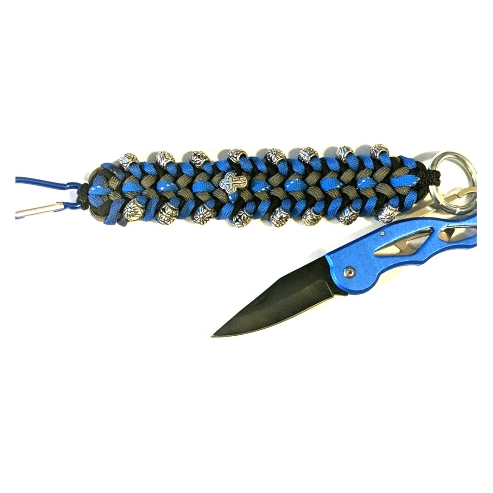 Keychain with knife and carabiner clip